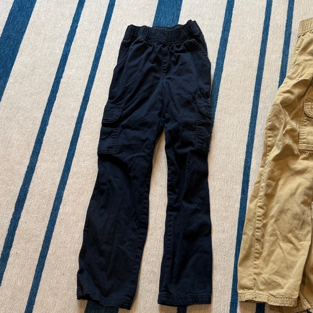 The Children’s Place boy’s Cargo Pants in Tan and Black. Size 8 SLIM. - Picture 4 of 5